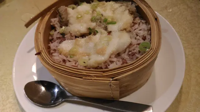 荷香蒜蓉海斑蒸原籠鴛鴦飯