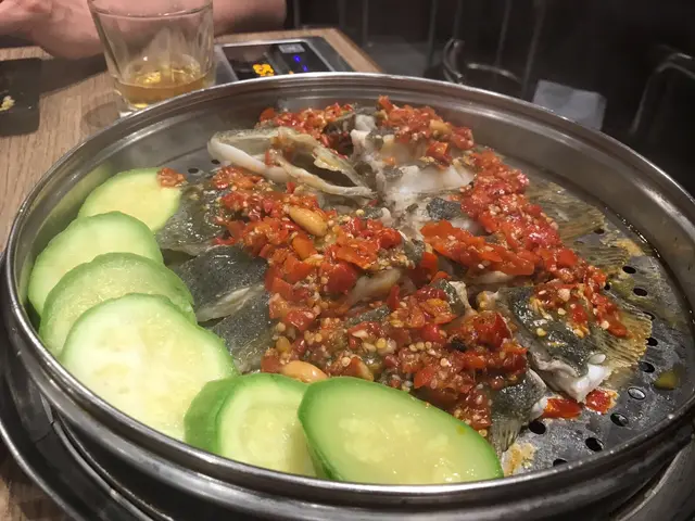 呢個認真不得了  魚肉夠晒還配埋啲新鮮辣椒  😮  !