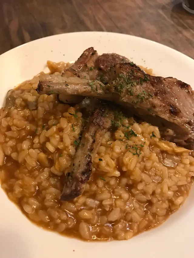 鹽燒羊架配燒汁意大利飯
