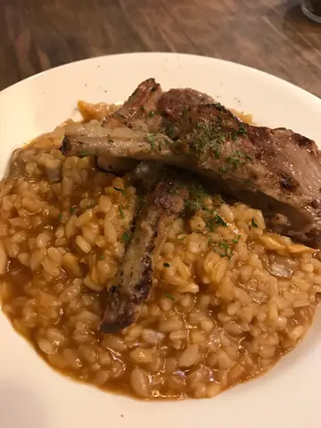 盐烧羊架配烧汁意大利饭