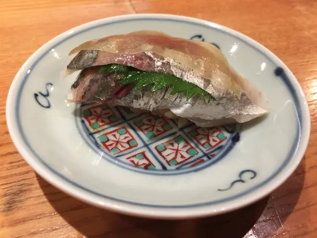 馬鮫魚 (日:鯖魚、ハッカ葉入り)