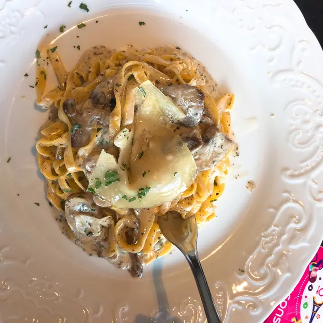 黑松露蘑菇意粉