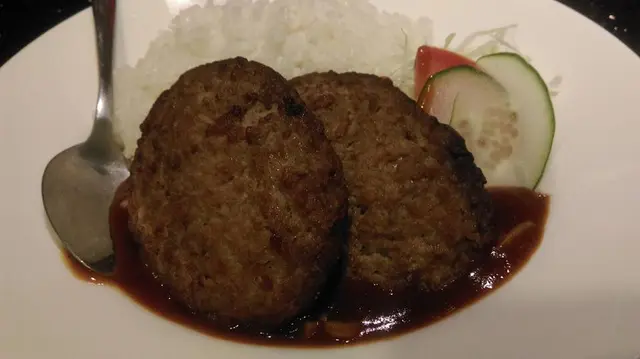 蕃茄蘑菇汁燴漢堡扒飯