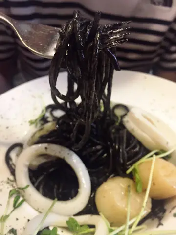 帶子魷魚圈墨汁意大利粉