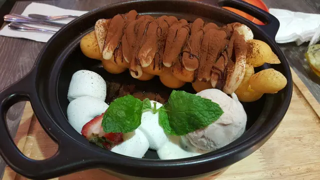 Tiramisu吉士雞蛋仔伴雪糕