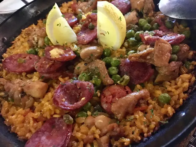 西班牙雞肉臘味腸焗飯