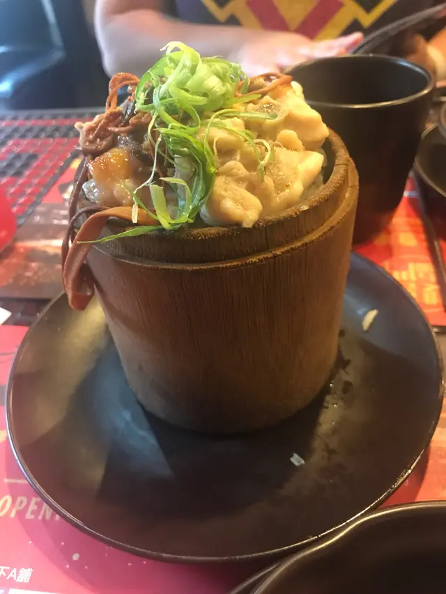 蟲草花雞竹筒飯