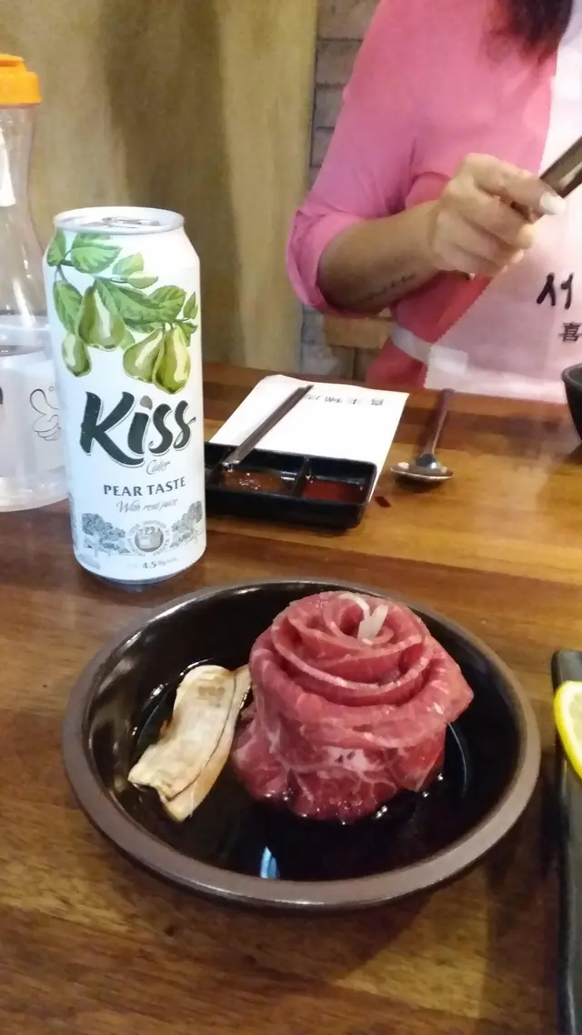 卷到好似玫瑰花甘! 巧靚!
沒有特別醃製, 新鮮嫩滑! 正