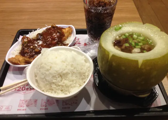 冬瓜盎，紅燒魚柳，白飯，凍可樂