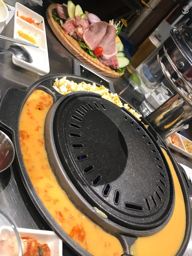 每次加要$20，其如菜浦蛋和淨蛋就不用加錢，可添加的