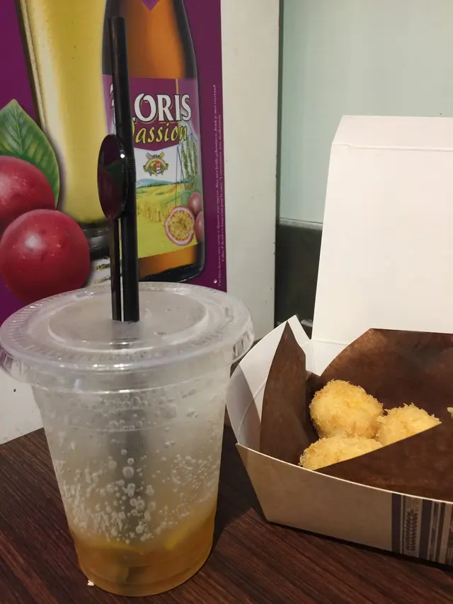 酸甜醒胃的青檸汁,香甜的柚子果肉和刺激口腔的梳打的配搭,Refreshing得很~