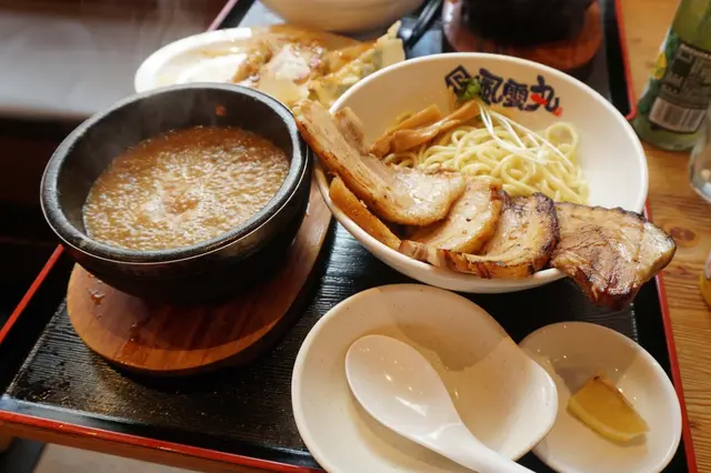 肉盛豚骨魚介沾麵