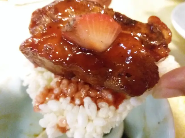 士多啤梨豚肉伴草莓