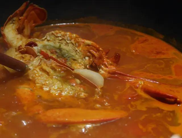 宣統原隻龍蝦濃蕃茄湯鍋