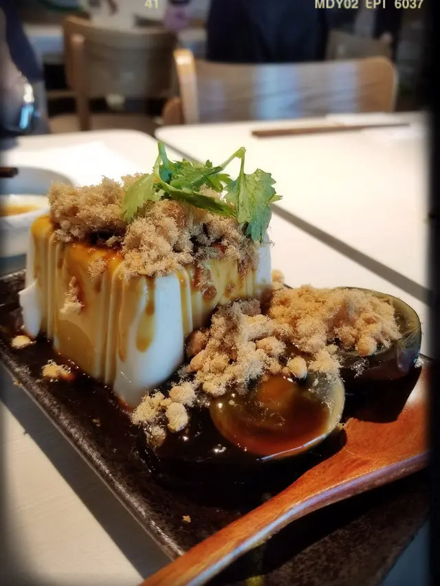 肉鬆黑白配《皮蛋豆腐》($42)