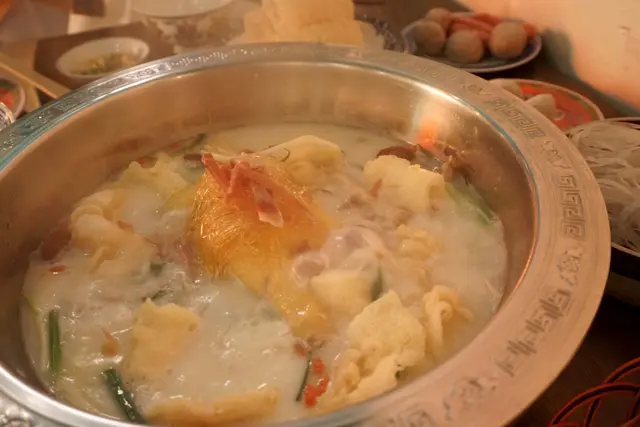 火瞳花膠魚肚雞湯