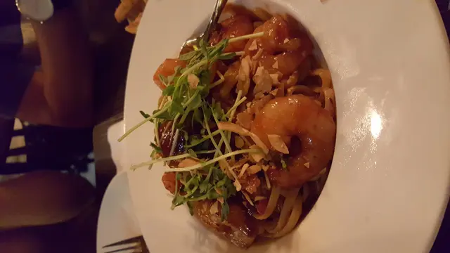 辣汁番茄醬橄欖油蒜片蝦炒扁意粉