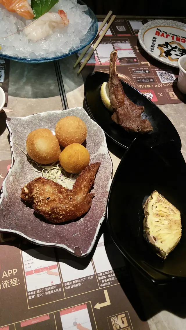 推介芝麻雞翼（香脆）同燒菠蘿（清甜）