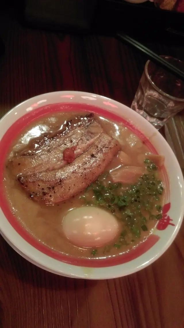 燒豚肉味玉拉麵