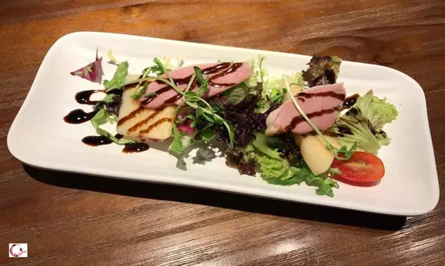 煙鴨胸沙律陳年黑腊汁