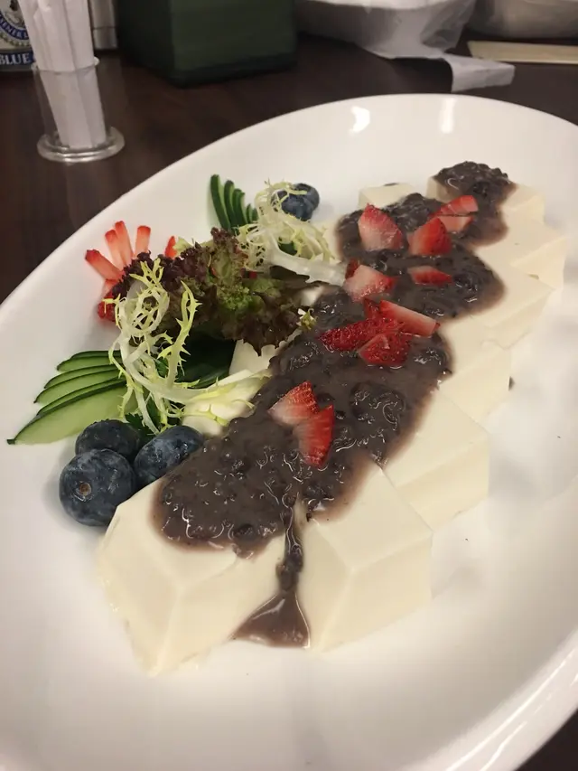 是日甜品：椰汁糕