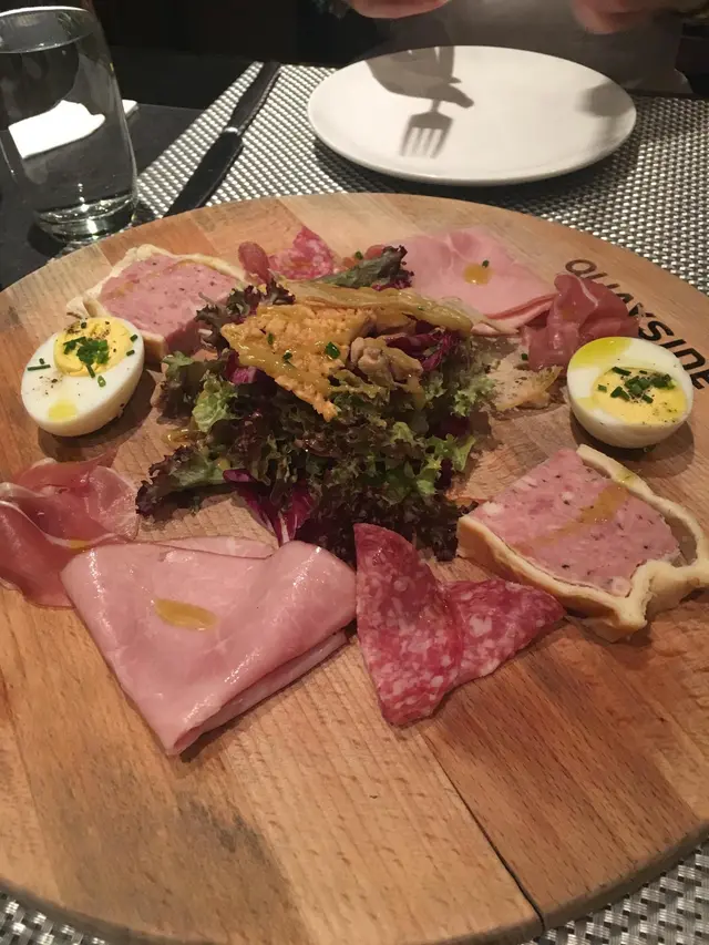 抵食夾大件，其實食完個前菜，已有點飽！d肉勁實的的