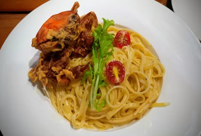 軟殼蟹白汁扁意粉