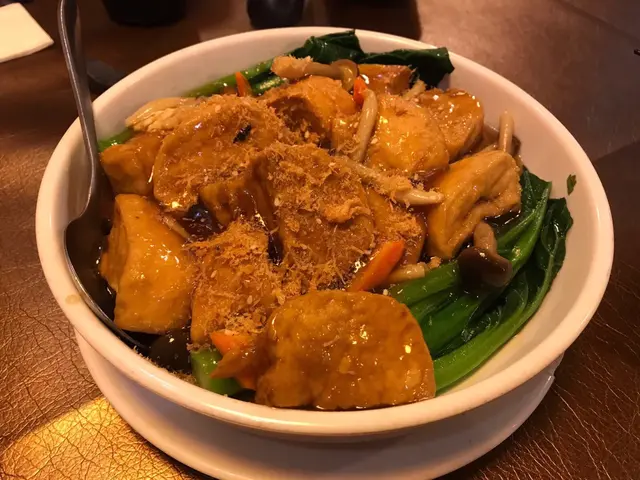 靈芝菇肉鬆豆腐