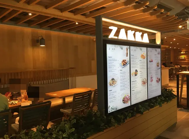 想食西式甜品,   所以就即時轉另一間餐廳