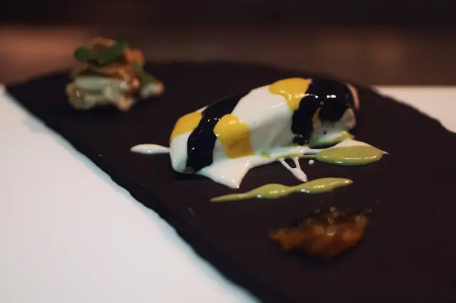 Turbot Graffiti, lemon grass, mango chutney