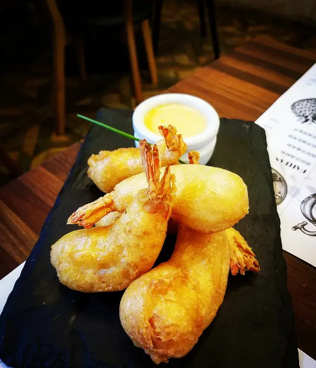 Crispy prawns, salted egg mayo