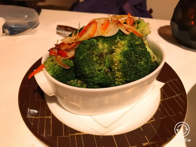 西蘭花伴菜都唔錯