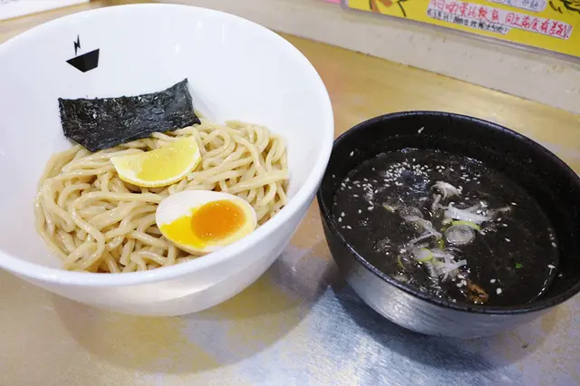 魚介豚骨焙煎黑芝麻沾麵