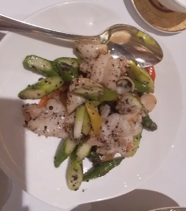 黑松露蝦球炒鮮鮑片