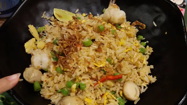 泰味蝦頭膏鮮蝦炒飯