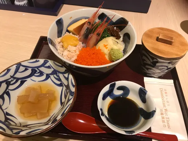 小柱蚧肉海鮮丼