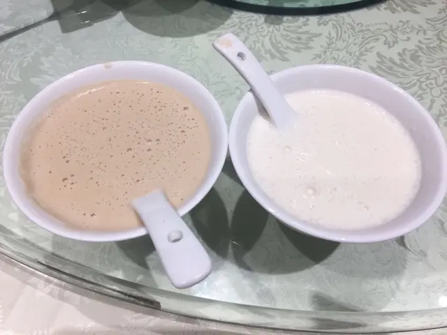 蛋白杏仁茶及蓮子腰果露