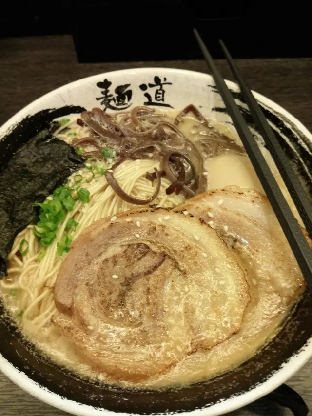 叉燒醬油豚骨湯拉麵