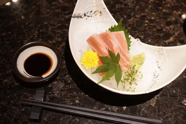 吞拿魚腩