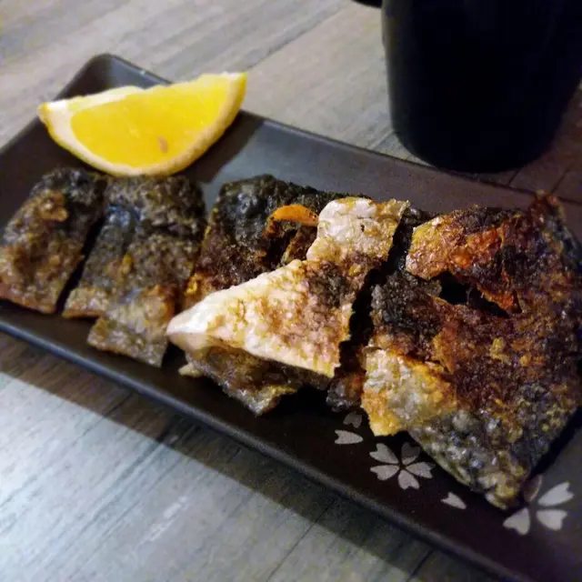 鹽燒三文魚皮