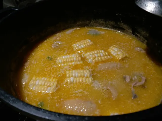 雞煲份量十足 無味精 加埋我最愛既粟米 好滿足