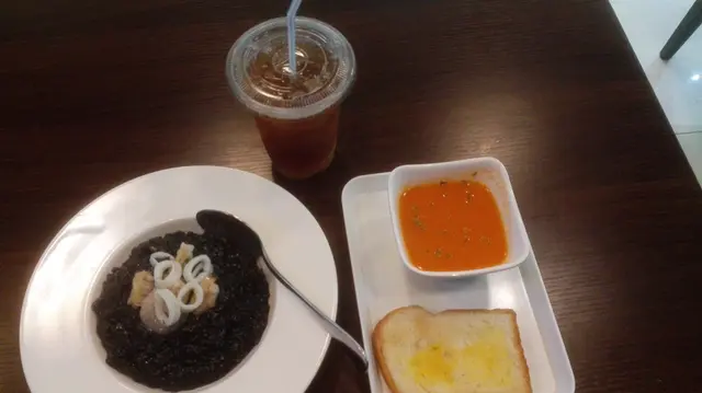 墨汁海鮮意大利飯