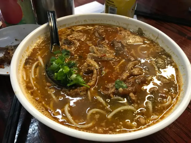 麻酸辣腩肉米線