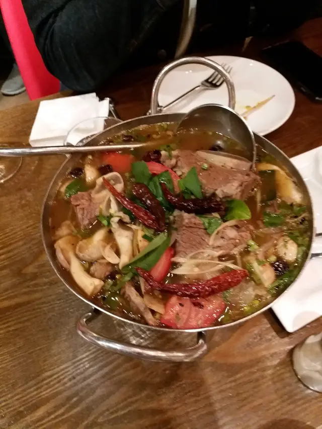 泰東北風味牛肋骨和味鍋