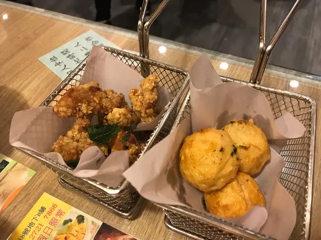 鹽酥雞，炸花枝丸
