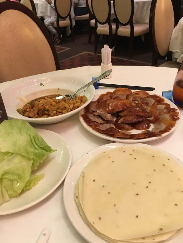 片皮鴨、生菜包