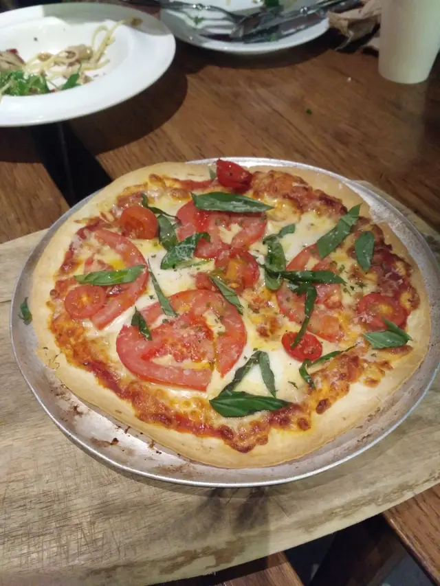 香草水牛芝士薄餅