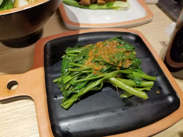 青通菜配泰北豆醬