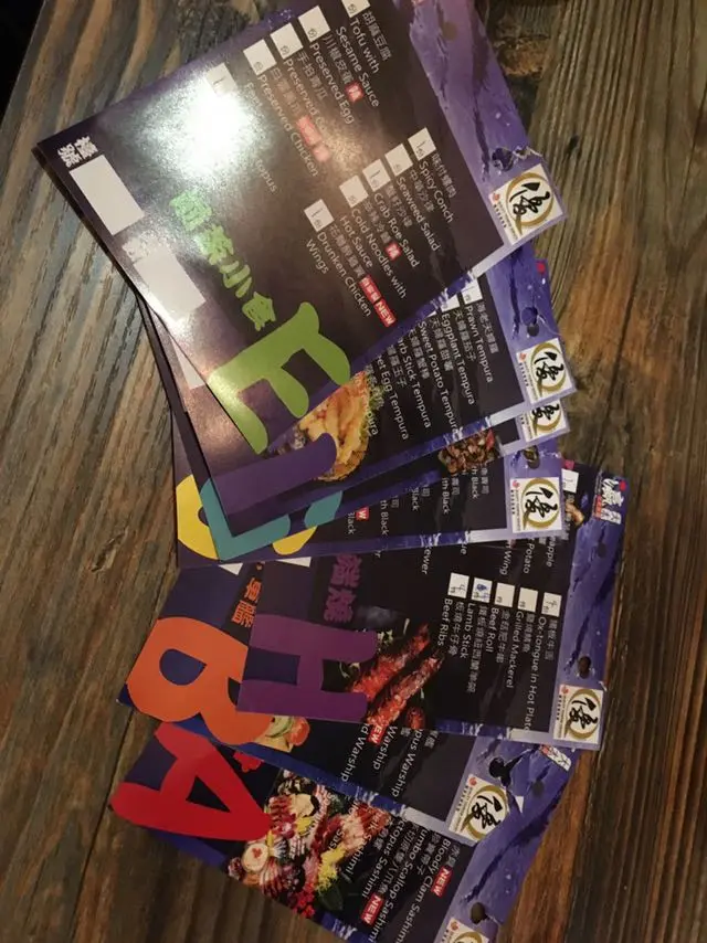 呢度用唔同ge單張將食物分門別類,方便晒客人去點野食。