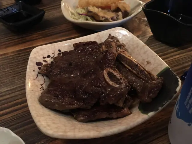 燒牛仔骨,味道一流。